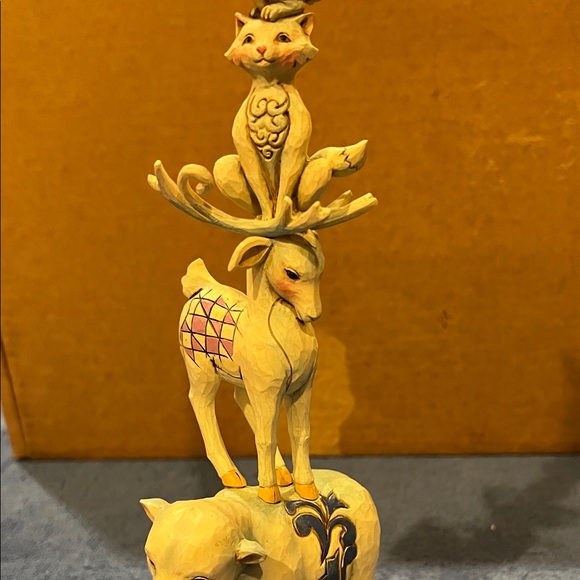 Jim Shore ‘Winter Friends Are Piling Up’ Figurine - Picture 4 of 11